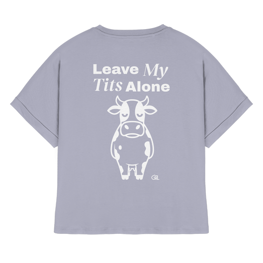 Angry Cow Rücken-Print – Serene Blue Rolled Sleeves Tee | GÖRL Feminist Statement Wear Berlin