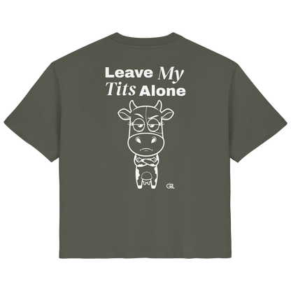 Annoyed Cow Rücken-Print – Khaki Fitted Shirt | GÖRL Feminist Statement Wear Berlin