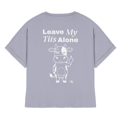 Finger Cow Rücken-Print – Serene Blue Rolled Sleeves Tee | GÖRL Feminist Statement Wear Berlin