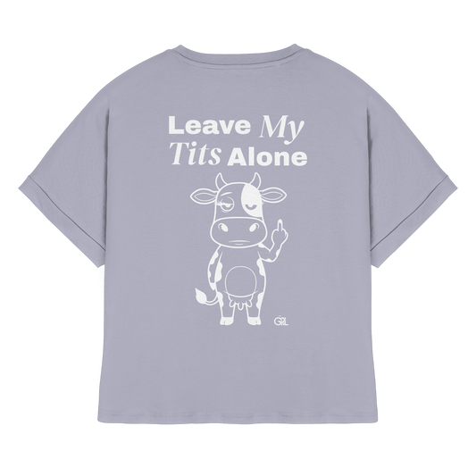 Finger Cow Rücken-Print – Serene Blue Rolled Sleeves Tee | GÖRL Feminist Statement Wear Berlin