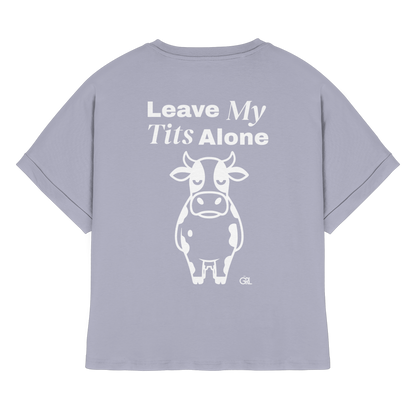 Angry Cow Rücken-Print – Serene Blue Rolled Sleeves Tee | GÖRL Feminist Statement Wear Berlin