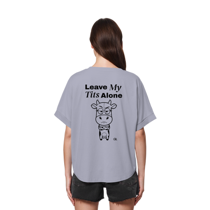 Annoyed Cow Rücken-Print – Serene Blue Rolled Sleeves Tee | GÖRL Feminist Statement Wear Berlin