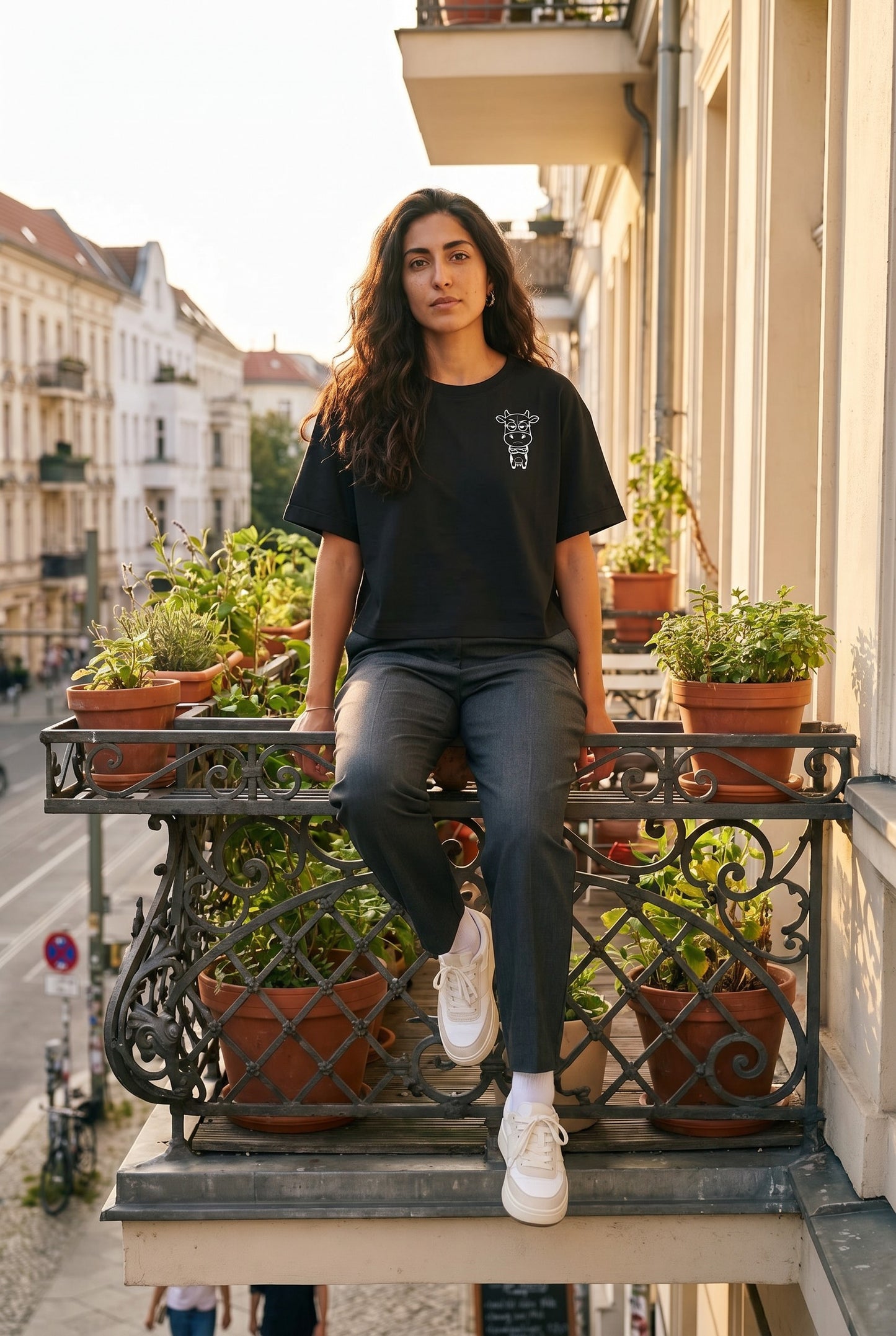 Black - aylin front